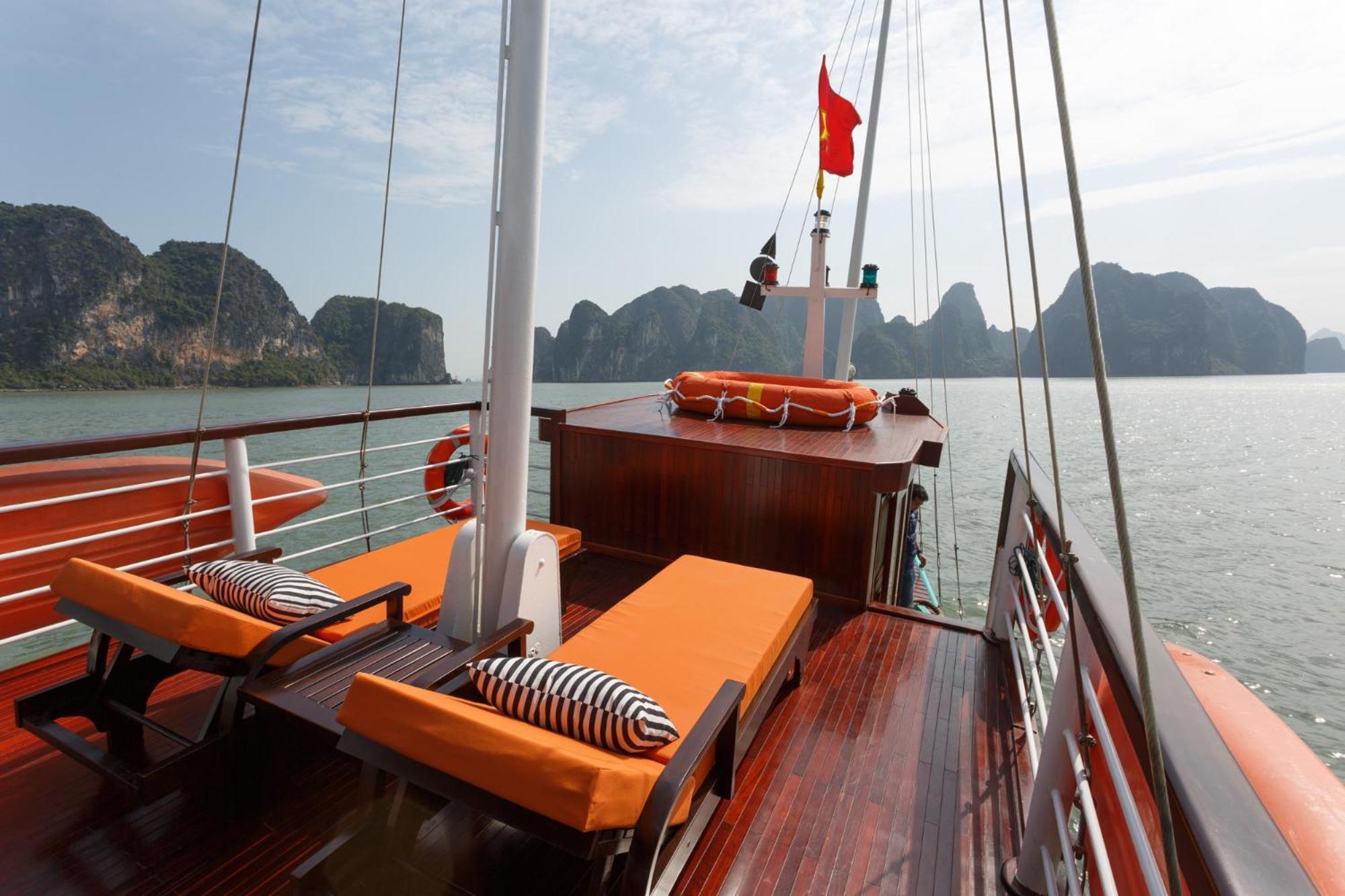 Emeraude Classic Cruises Hạ Long Extérieur photo