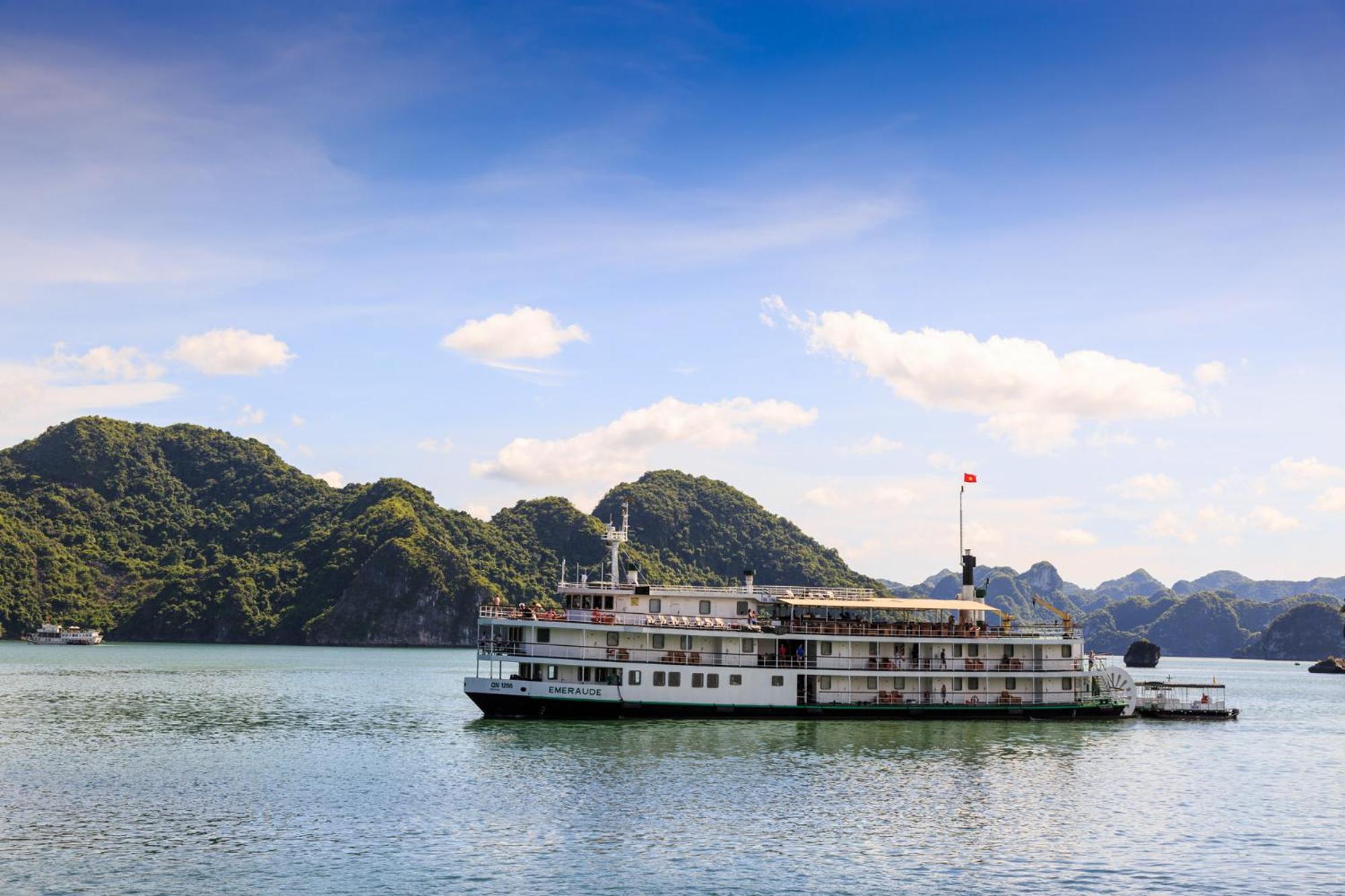 Hotel Emeraude Classic Cruises à Hạ Long Extérieur photo