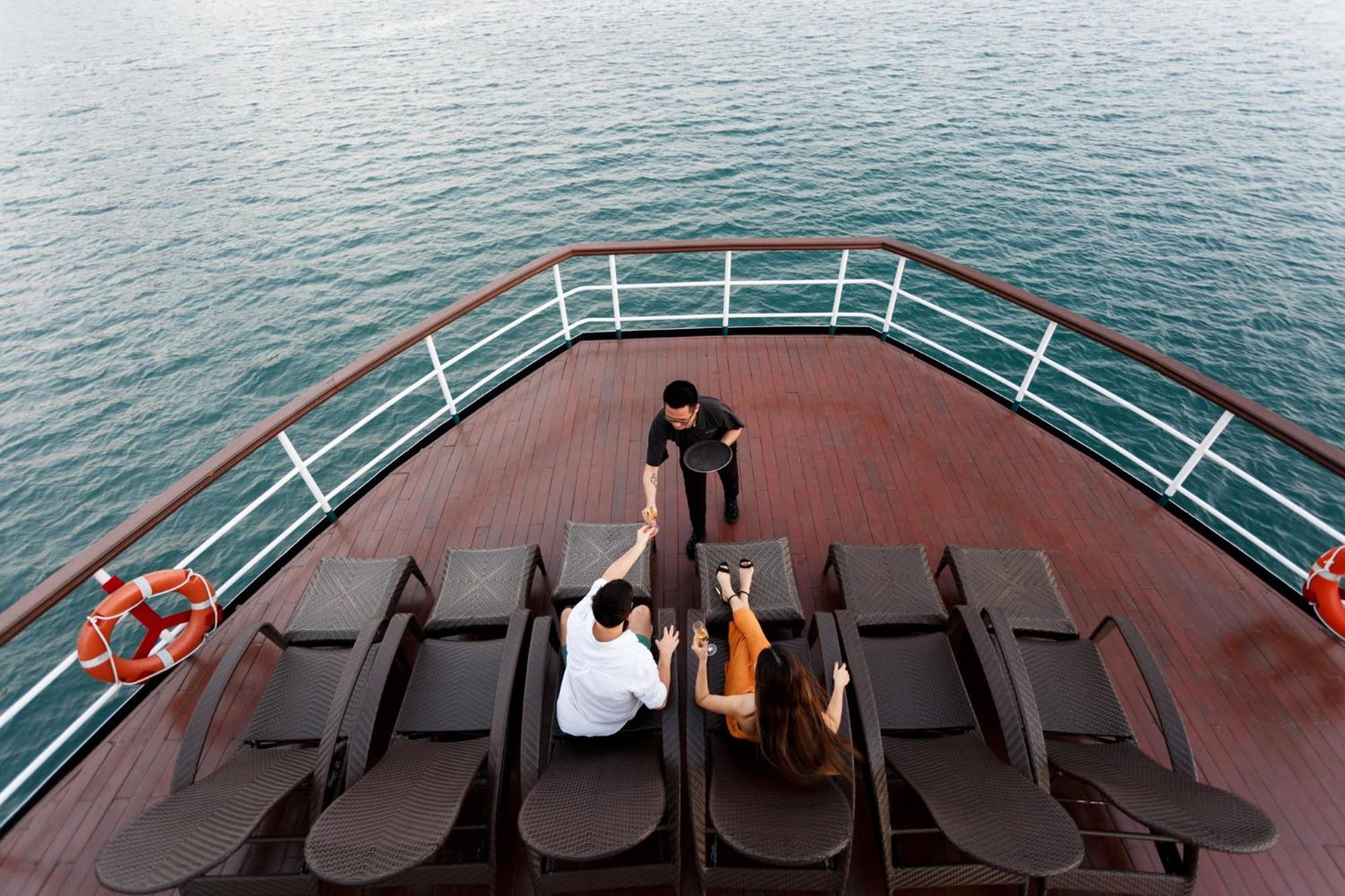 Emeraude Classic Cruises Hạ Long Extérieur photo