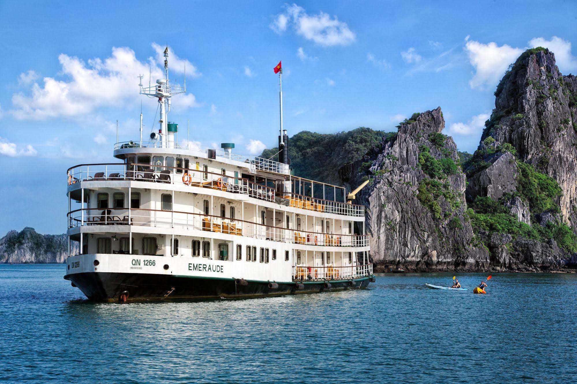 Hotel Emeraude Classic Cruises à Hạ Long Extérieur photo