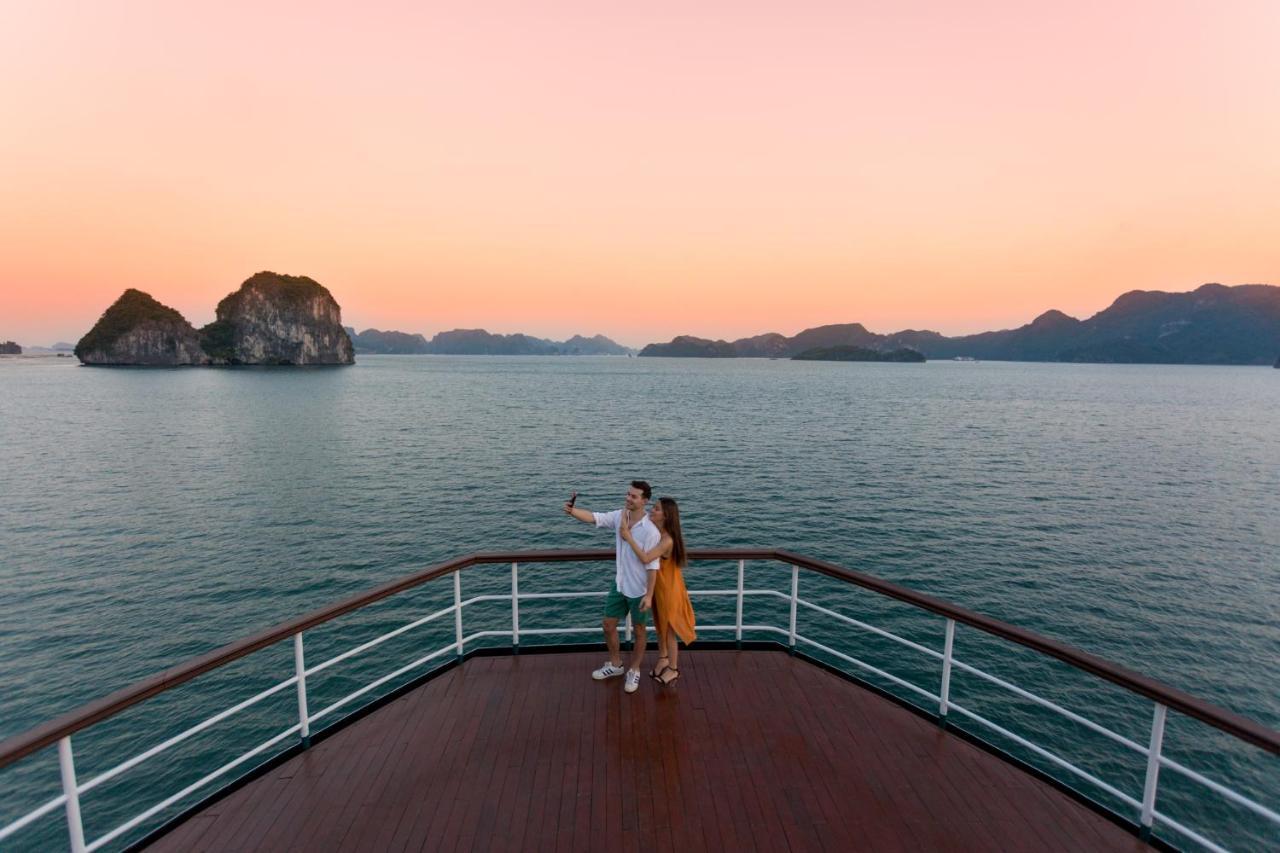 Emeraude Classic Cruises Hạ Long Extérieur photo